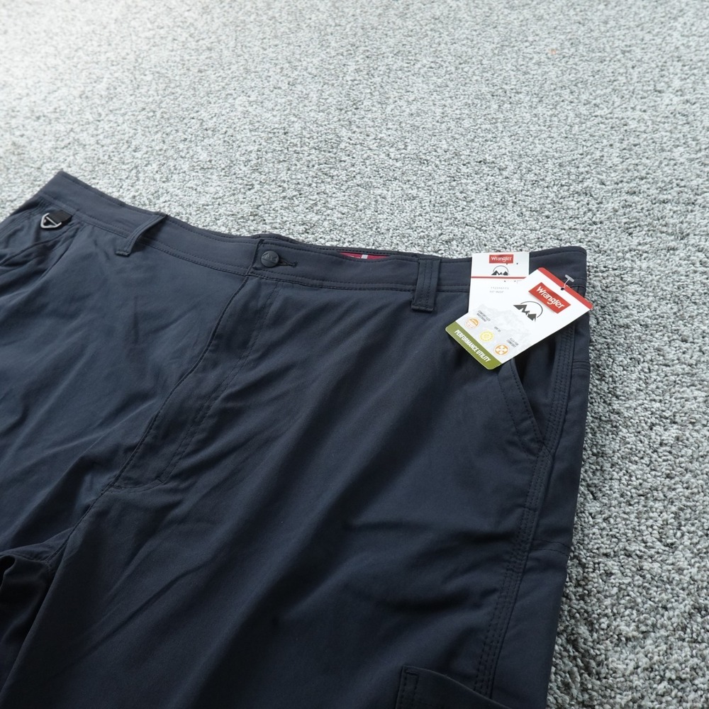 NEW Wrangler Shorts Mens 48 Blue ATG All Terrain Gear Cargo Outdoor Stretch Tech